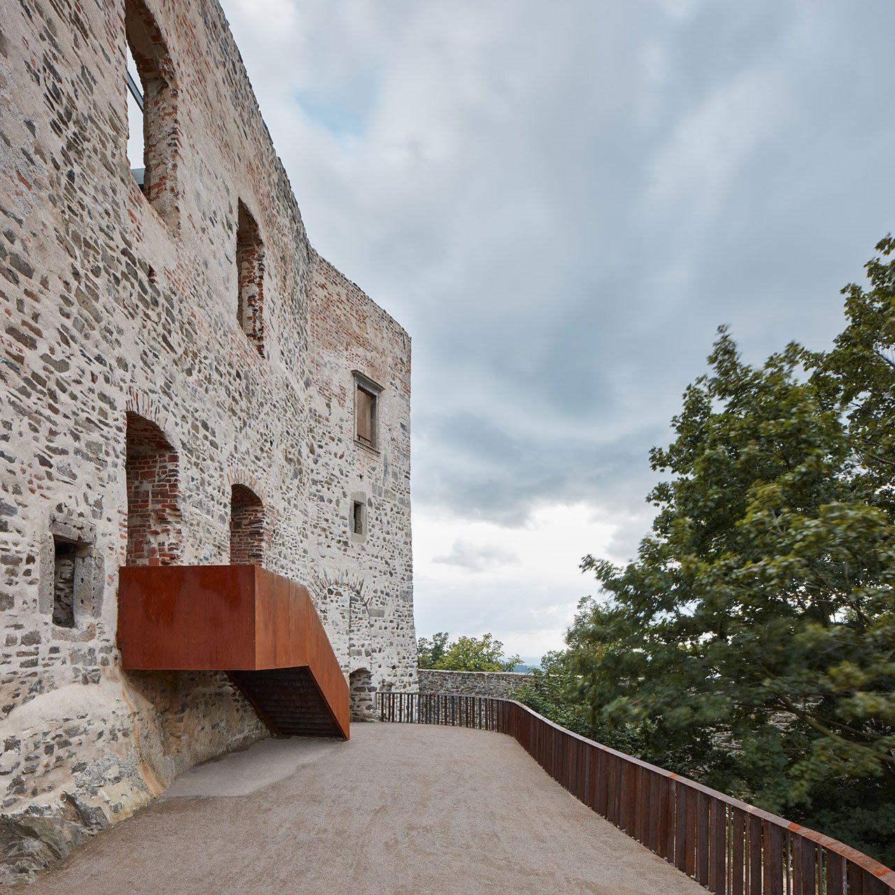Rehabilitación del castillo Helfštýn en República Checa por Atelier-r
