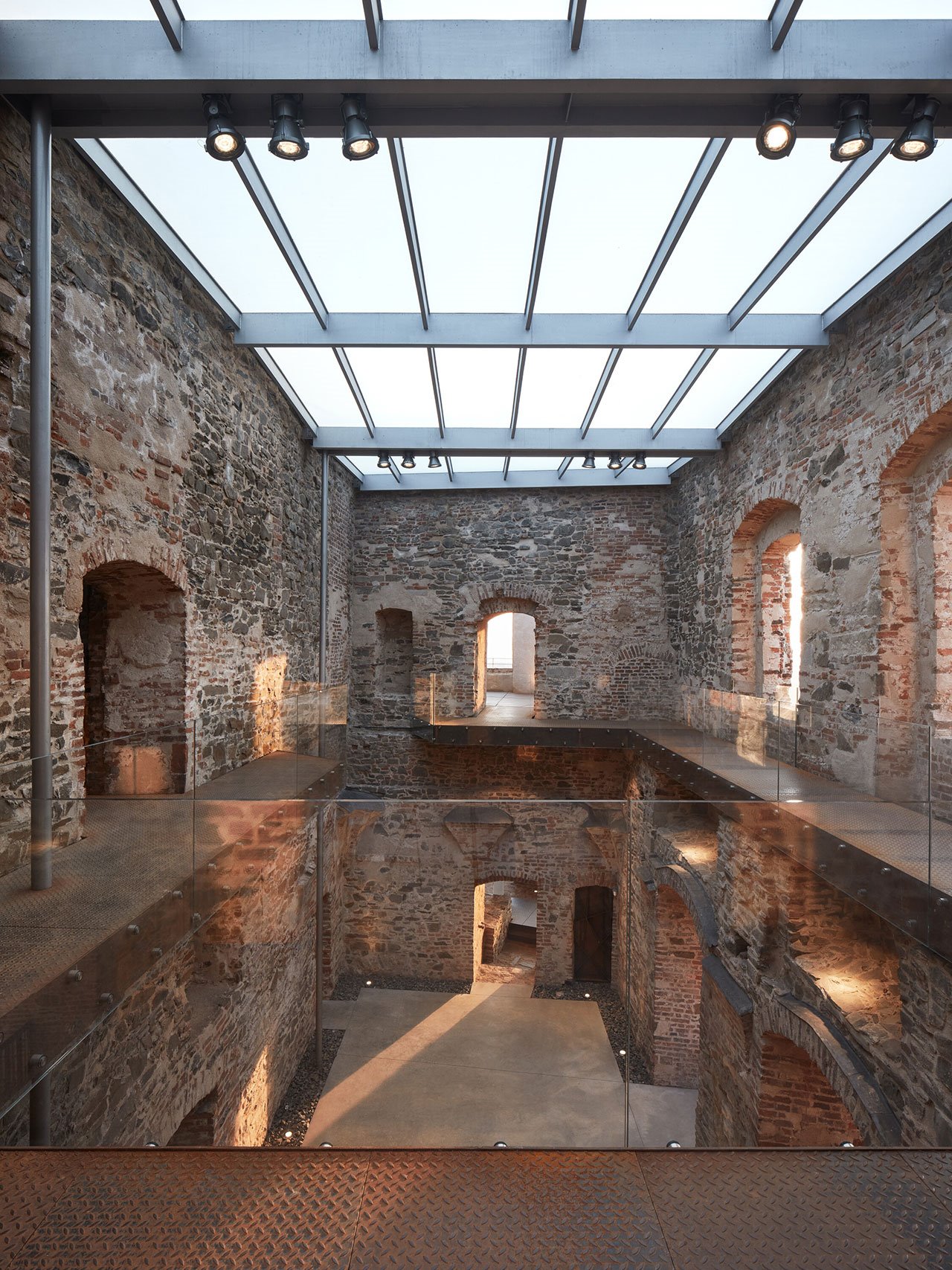 Rehabilitación del castillo Helfštýn en República Checa por Atelier-r