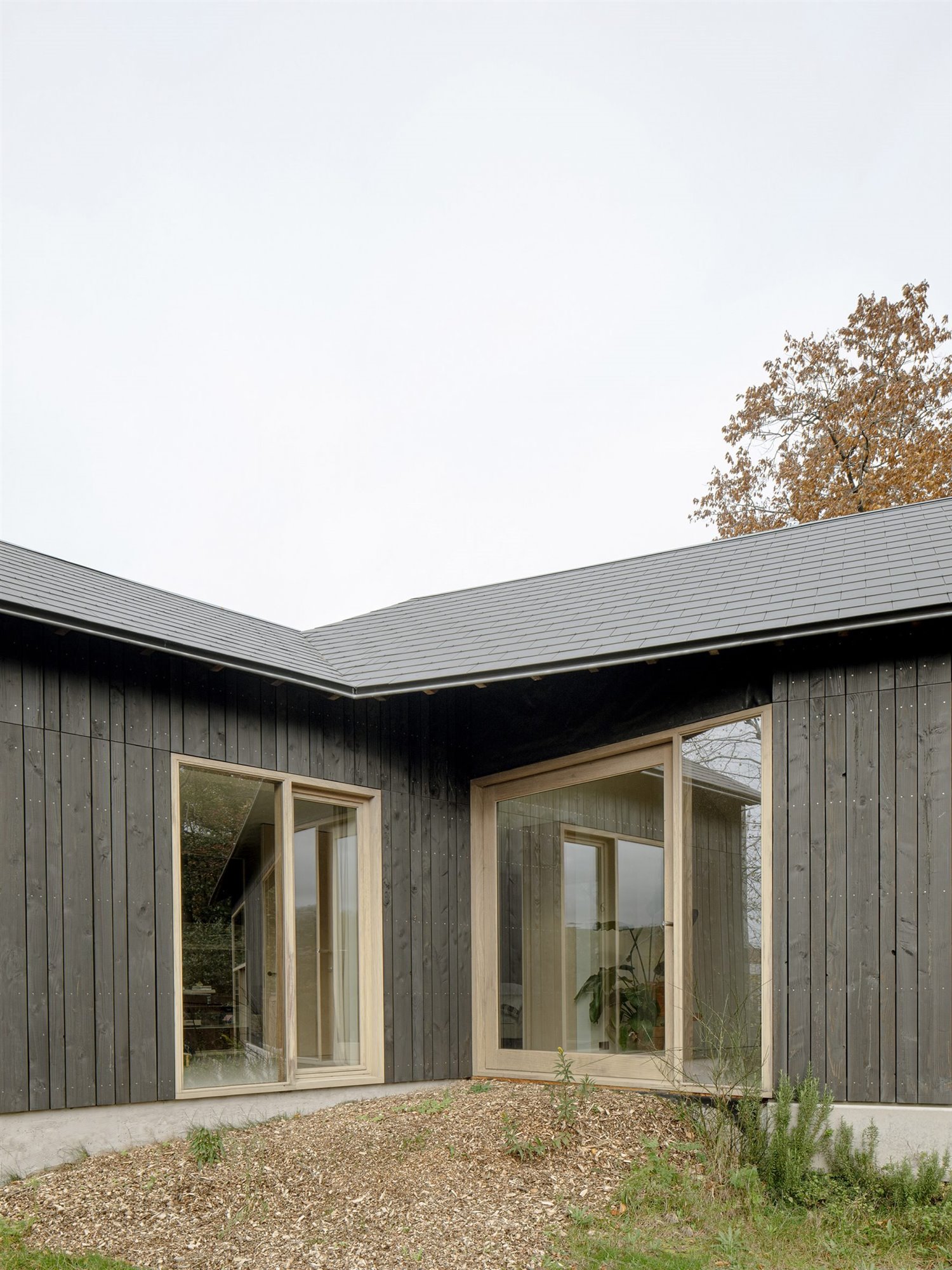 Reforma de un chalet en Destelbergen Bélgica por Graux & Baeyens Architecten