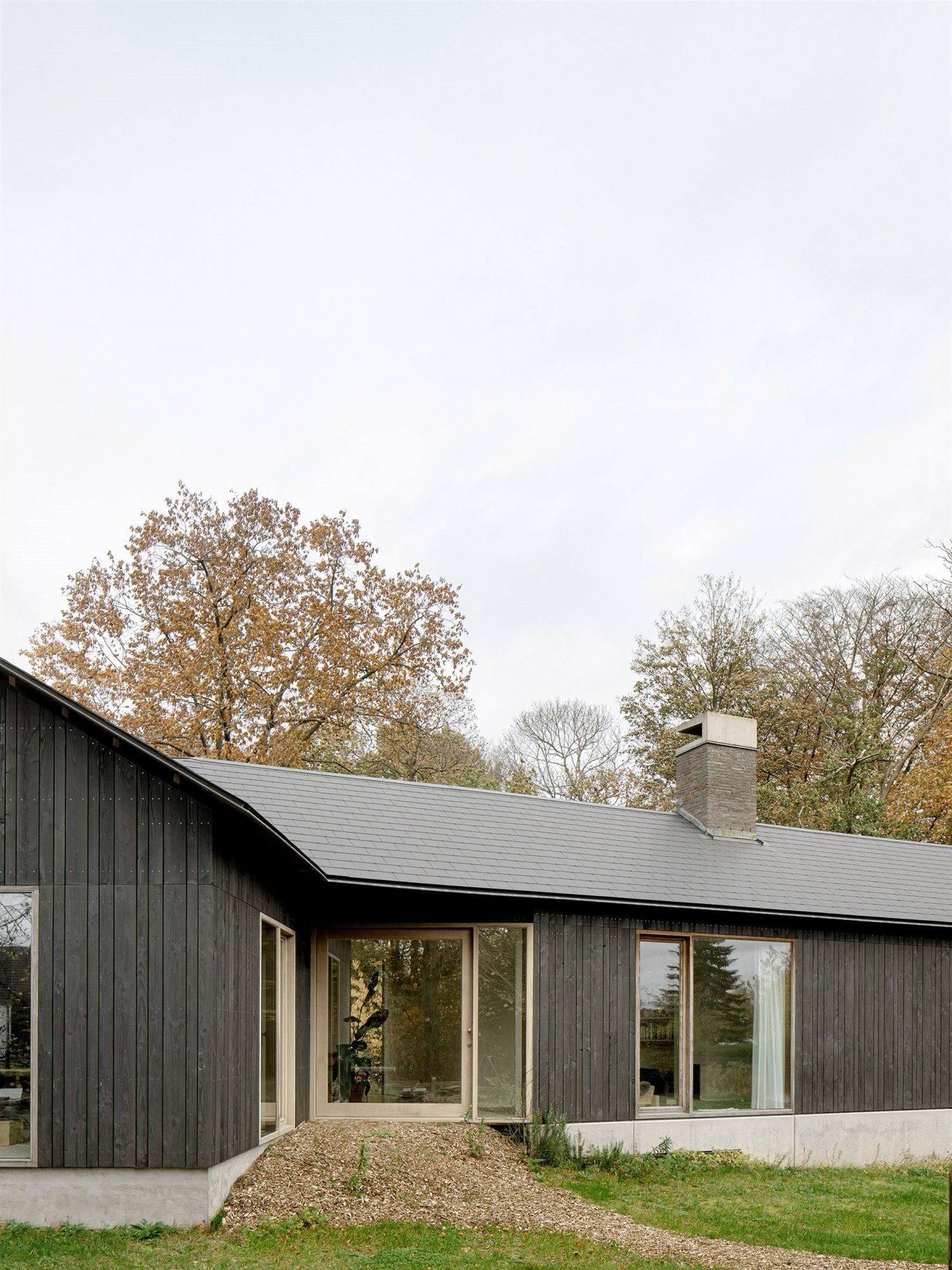 Reforma de un chalet en Destelbergen Bélgica por Graux & Baeyens Architecten