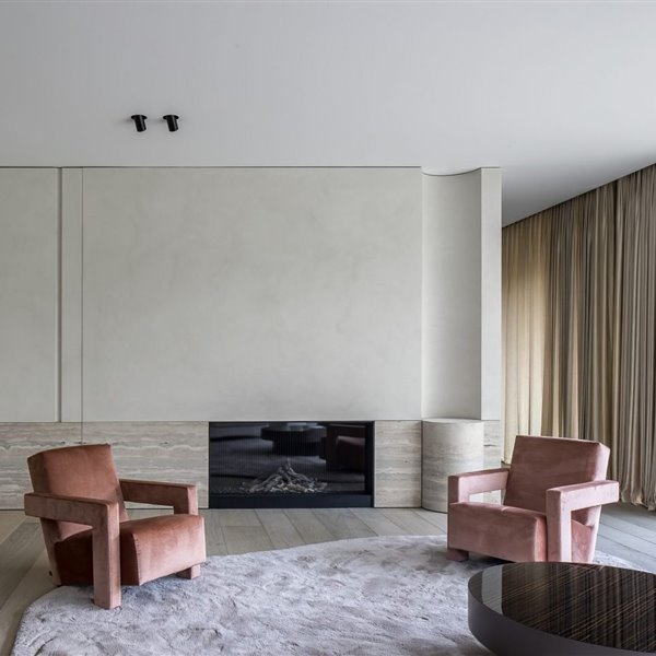 sillones y chimenea casa bélgica