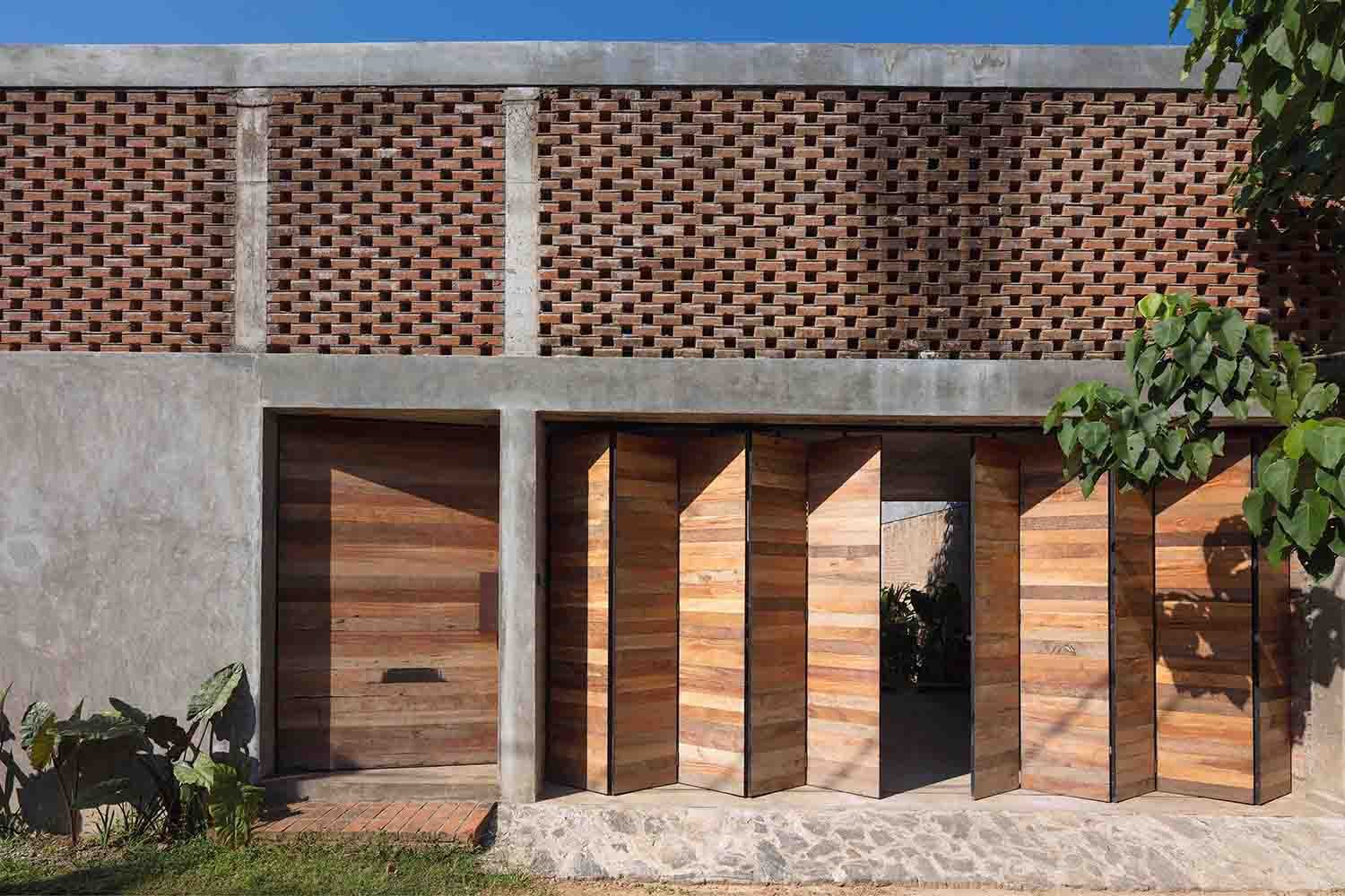 RIBA 2021 Artists  Retreat at Pittugala  Sri Lanka Palinda Kannangara Architects photograph by Sebastian Posingis