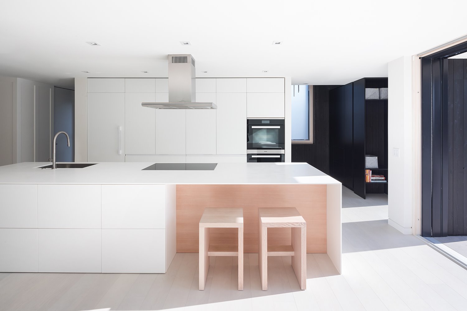 casa pasiva de madera MGA FungRoberts cocina EmaPeter