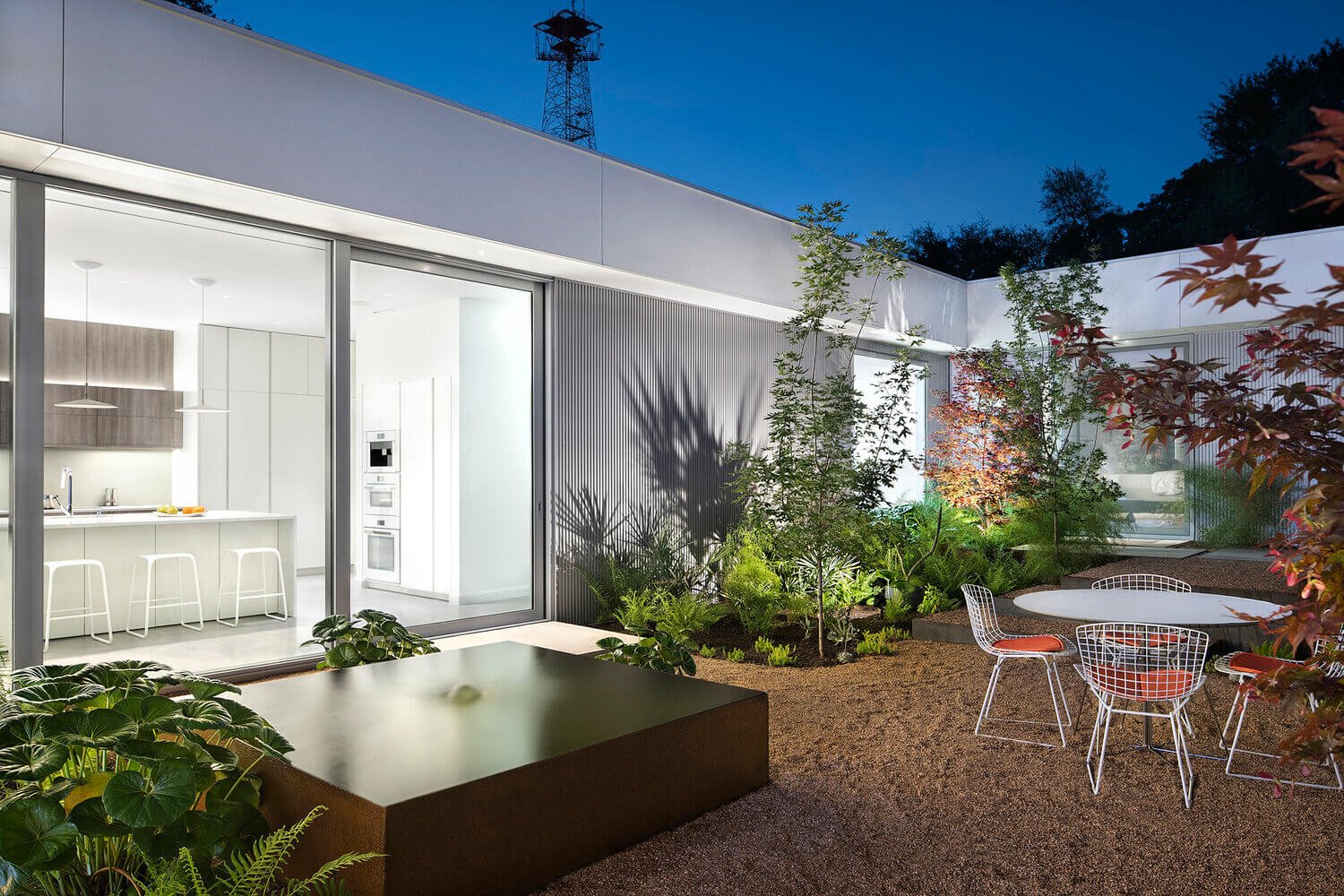 Bungaló centenario moderno jardín