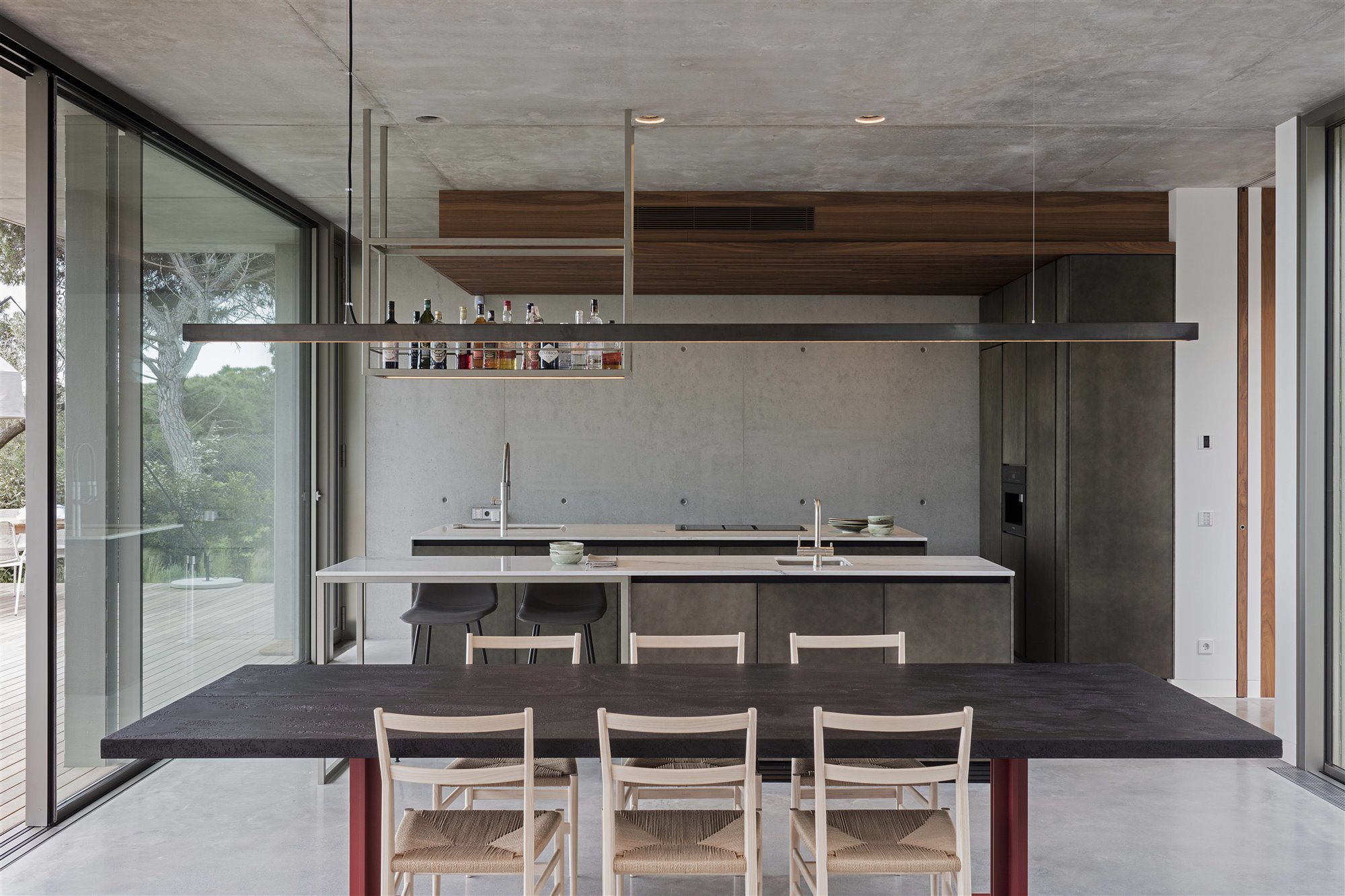 cocina y me sa comedor casa en girona