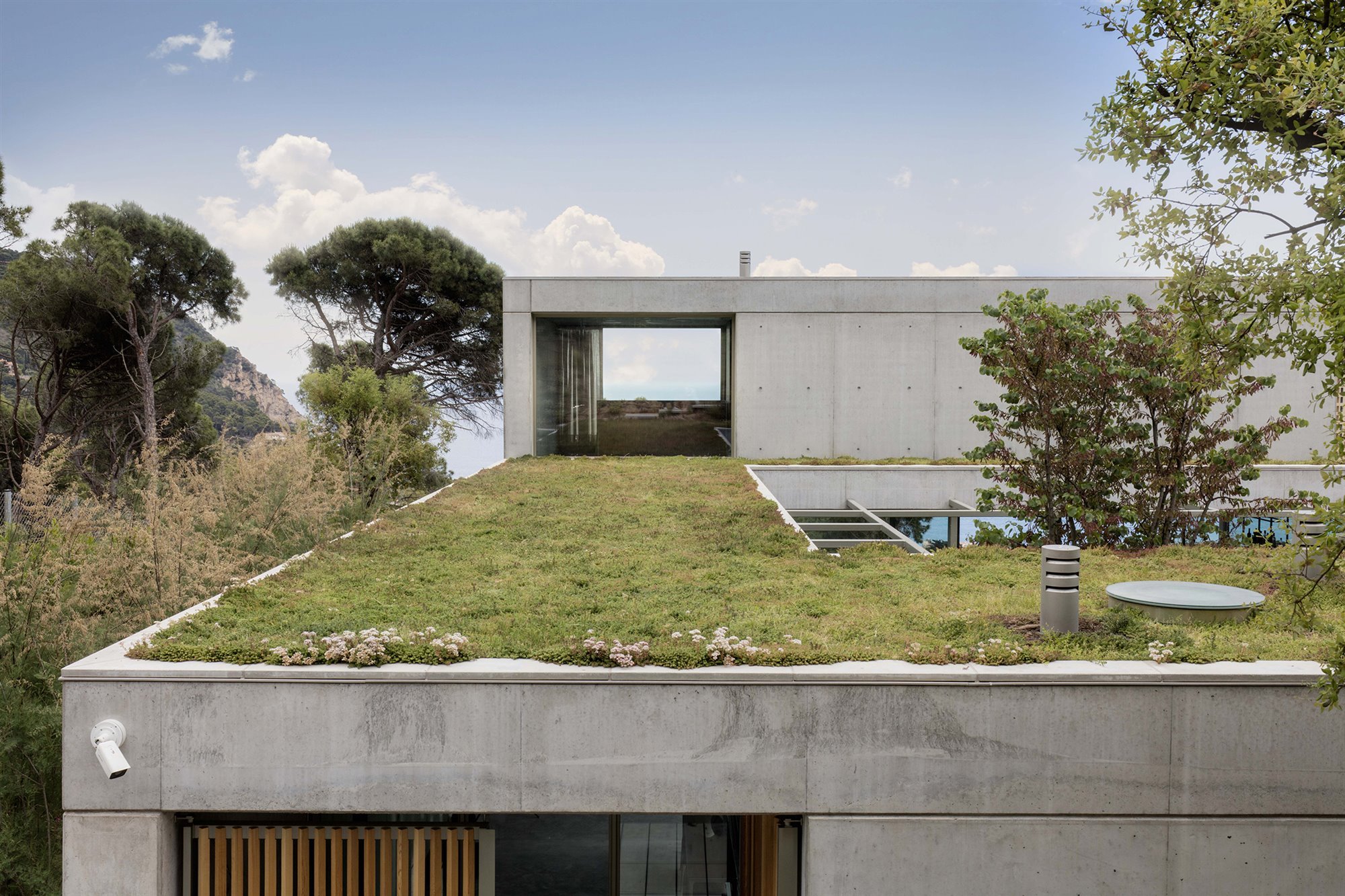 tejado con césped casa cemento girona