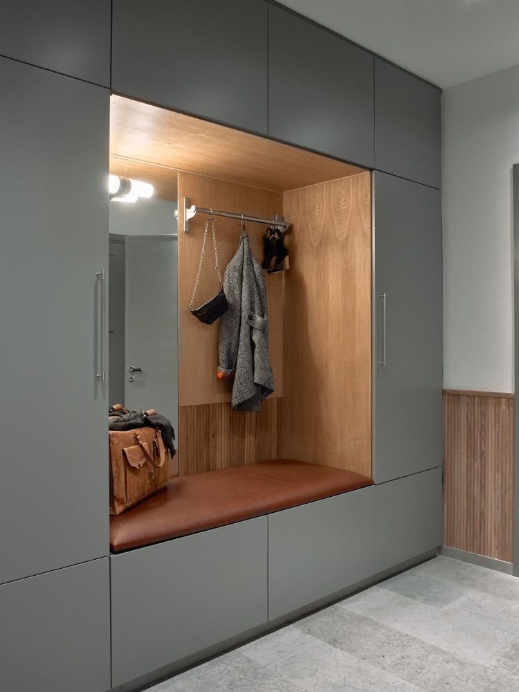 piso-en-suecia-con-interiores-de-estilo-nordico-recibidor 67760798 1500x2000