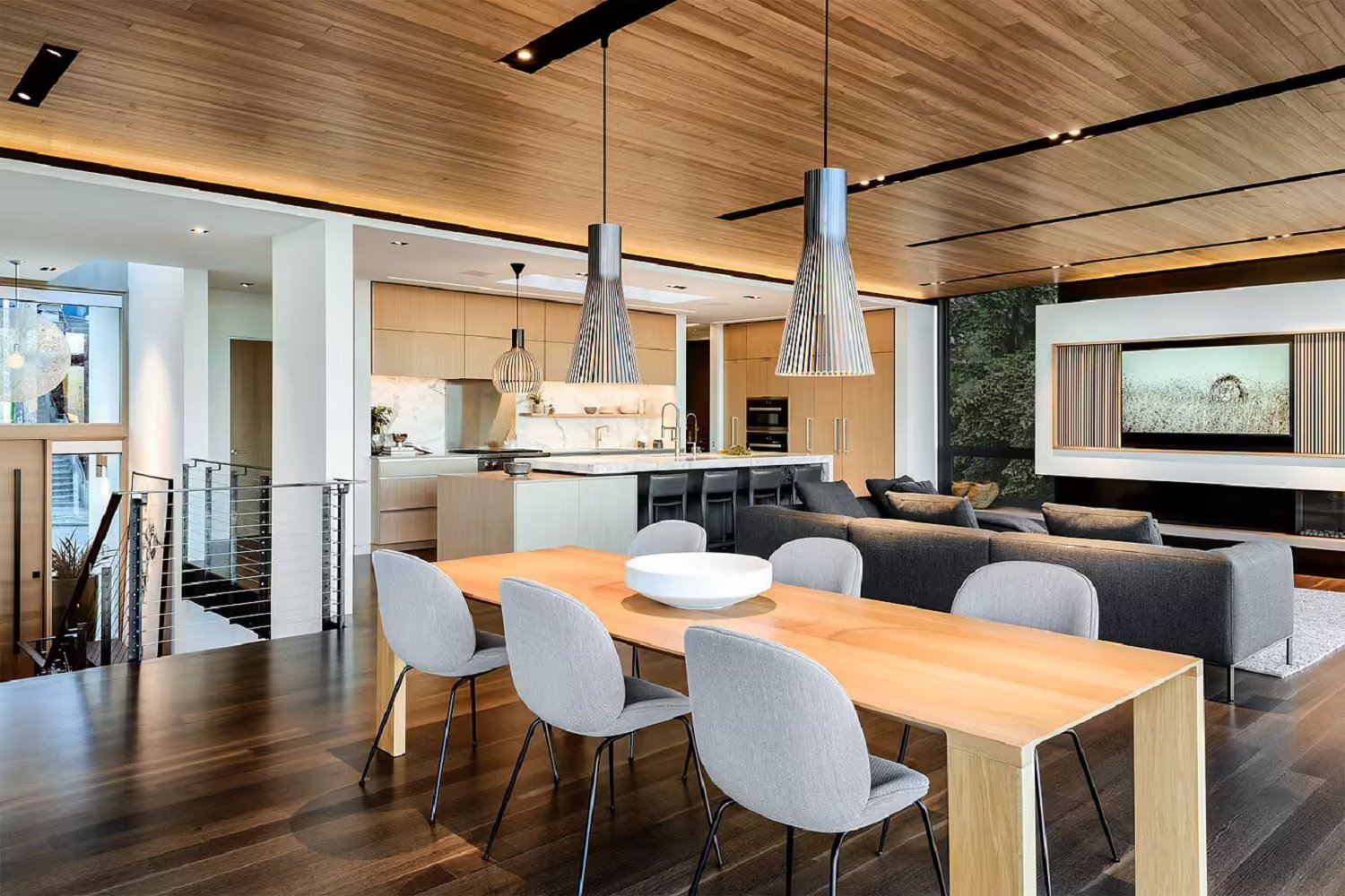 Casa Seattle comedor salón televisión