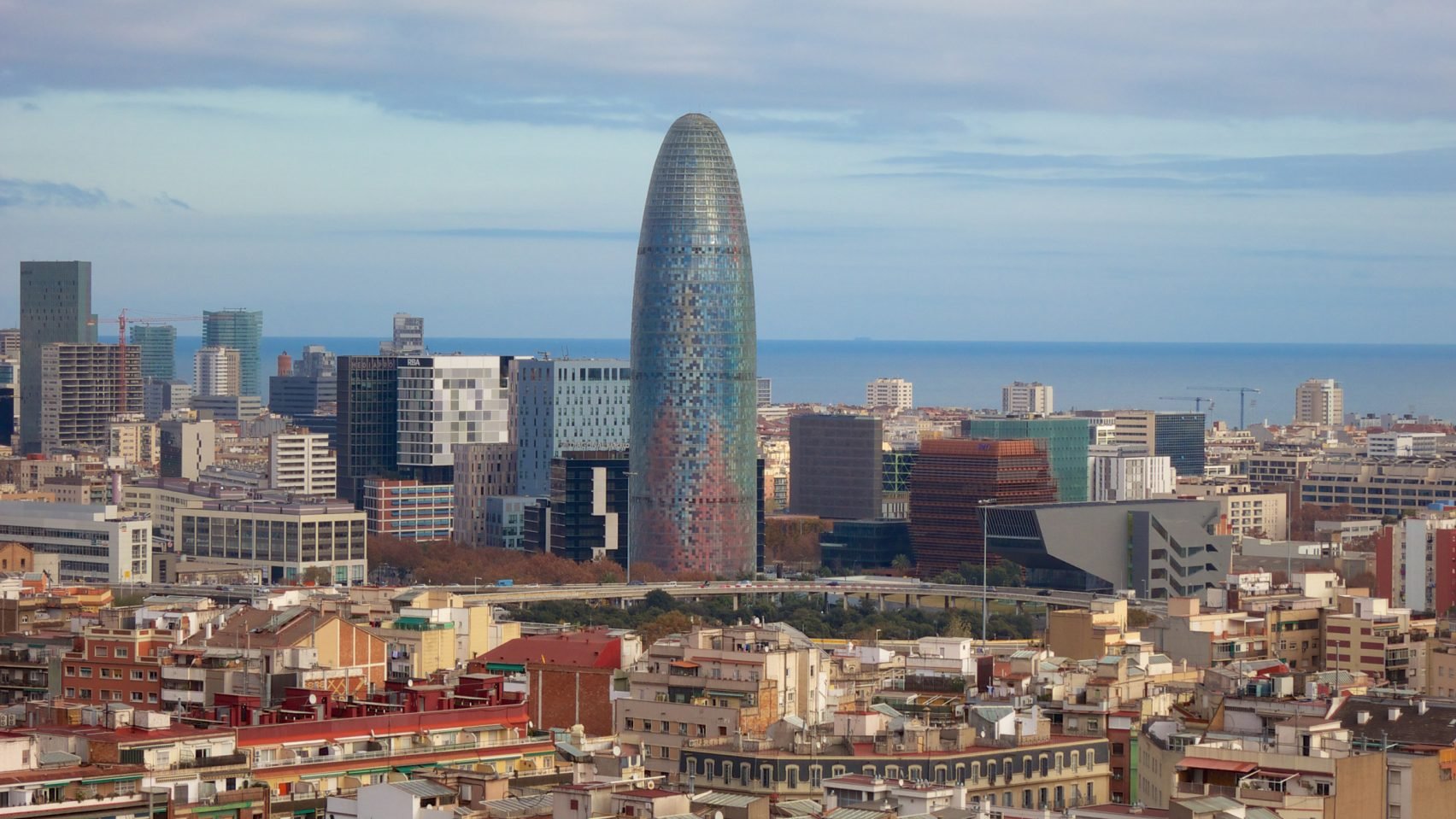 torre agbar jean nouvel