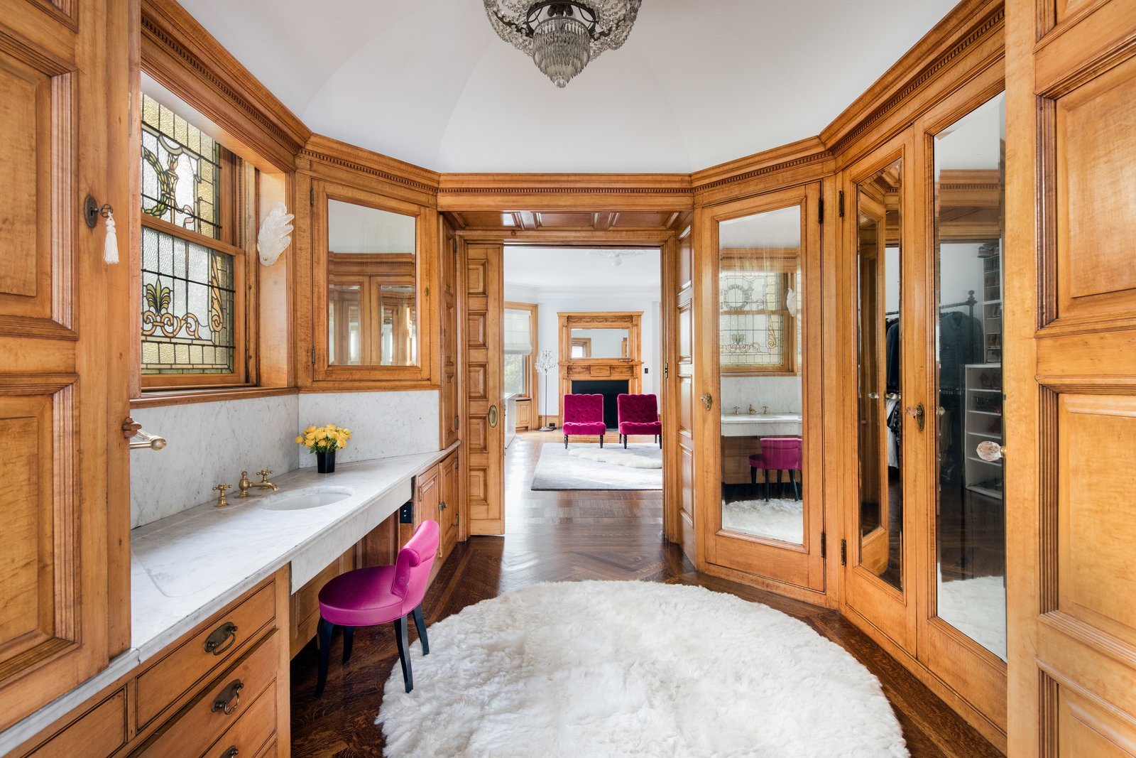 Casa Jennifer Connelly y Paul Bettany vestidor