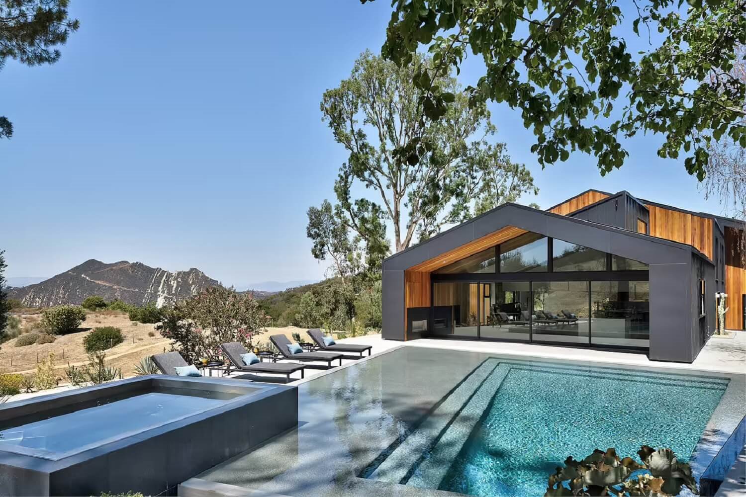 Casa California exterior
