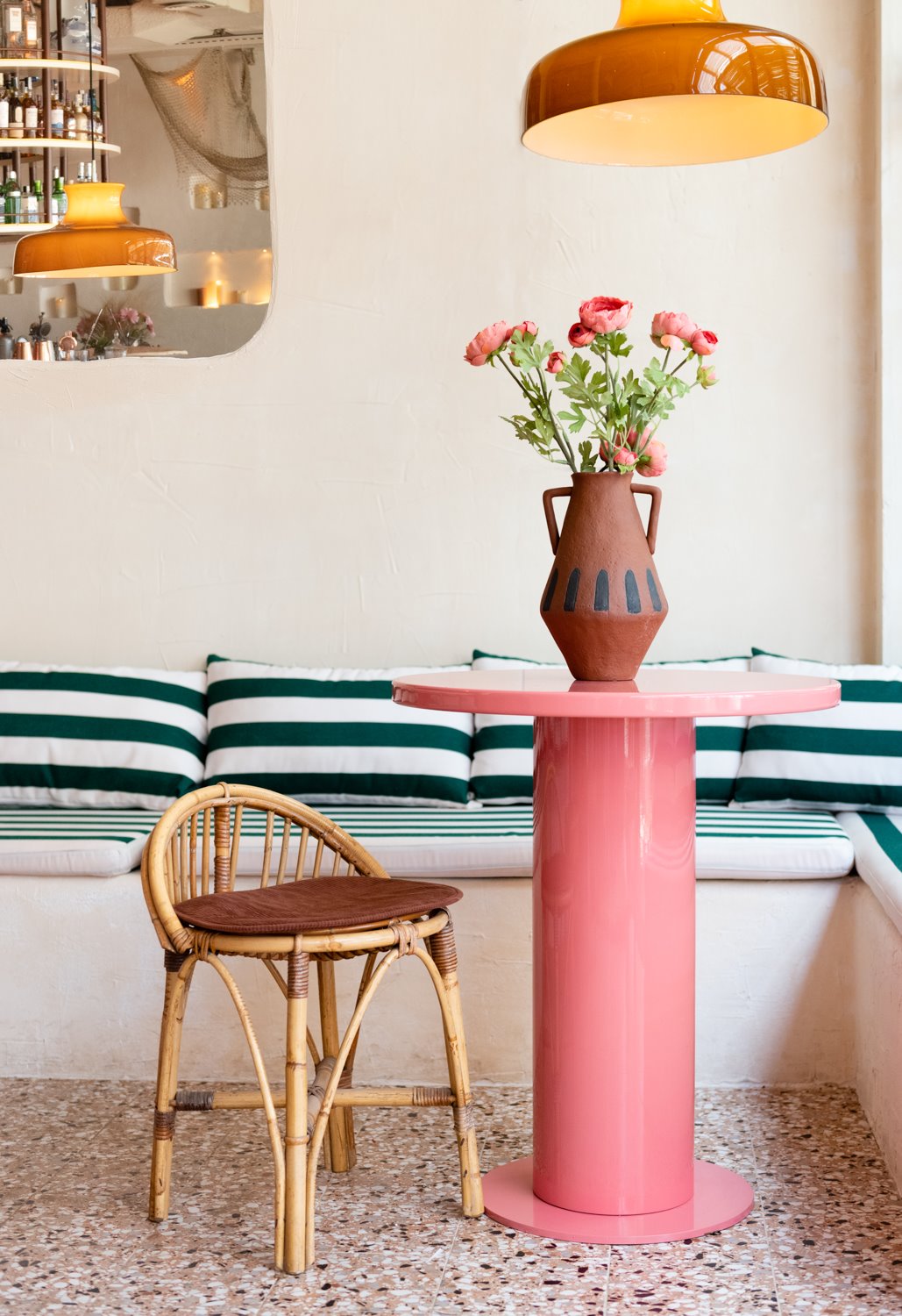 restaurante julietas terrazo color lamparas anos 60