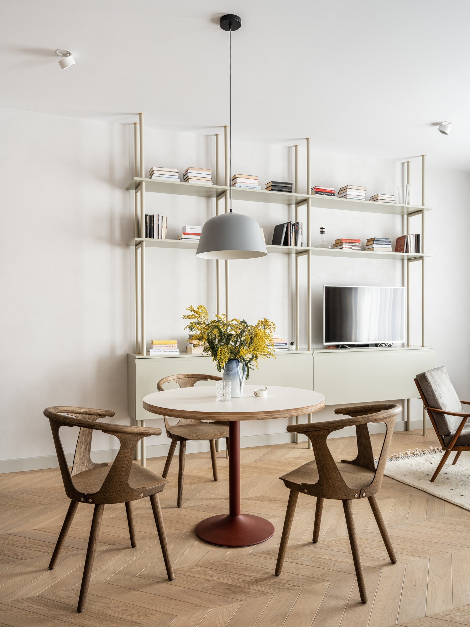 piso-moderno-totalmente-reformado-en-moscu-comedor-salon 3ba0ec49 1500x2000