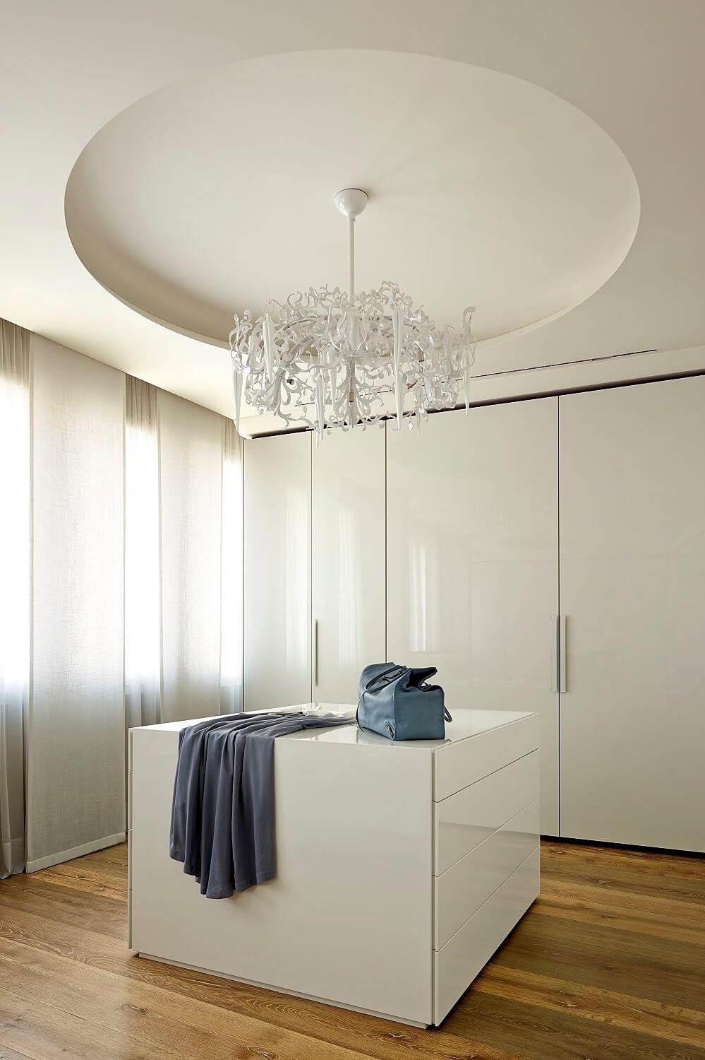 Planificar vestidor luz artificial