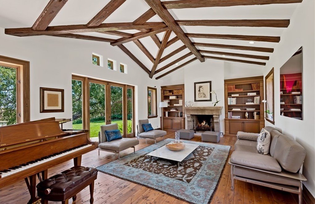 Casa Shay Mitchell salón