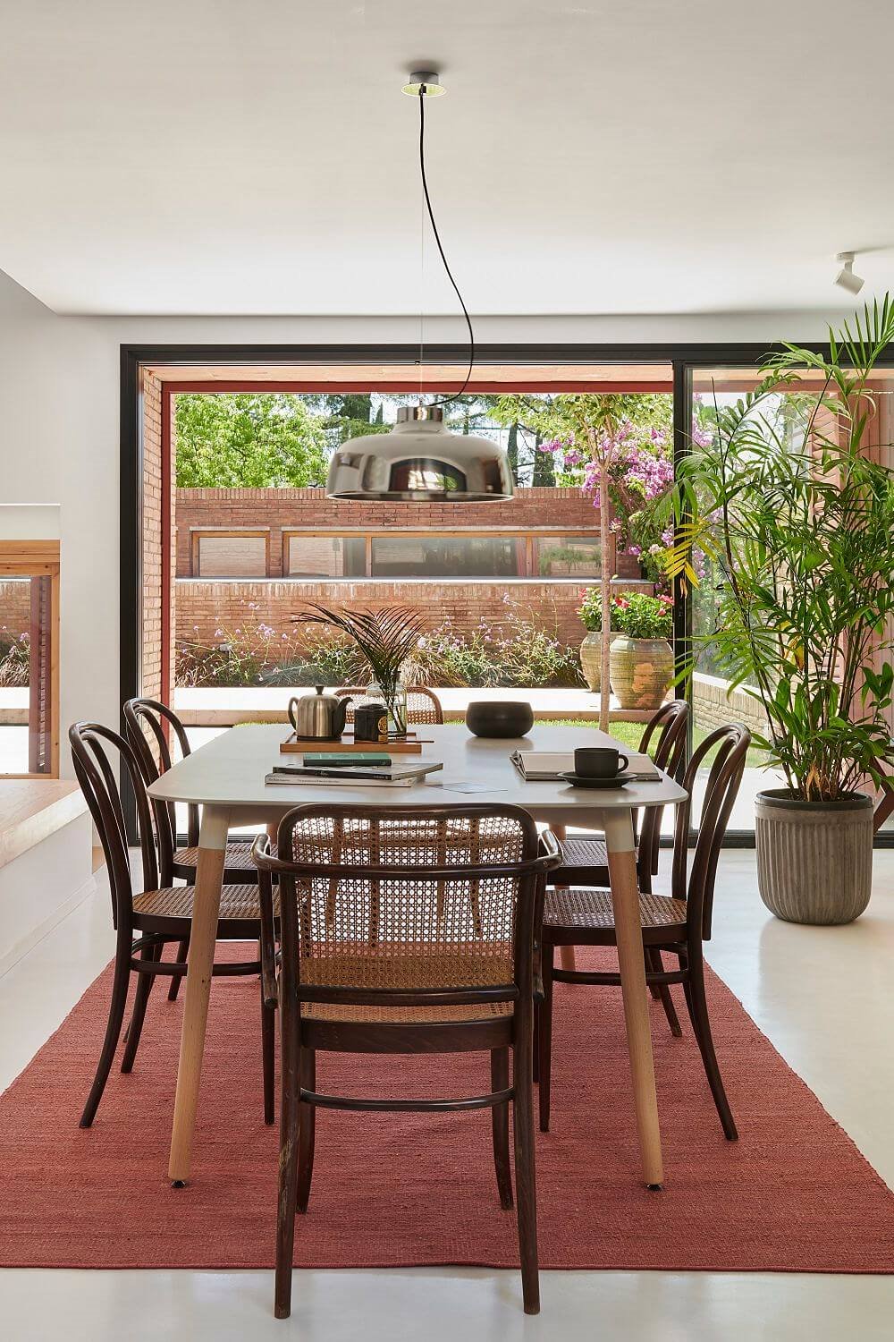 Amueblar el comedor plantas