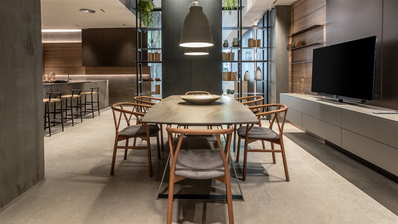 En el nuevo showroom se puede disfrutar de espacios de cocina, baño, salón y comedor con las mejores colecciones de la marca.