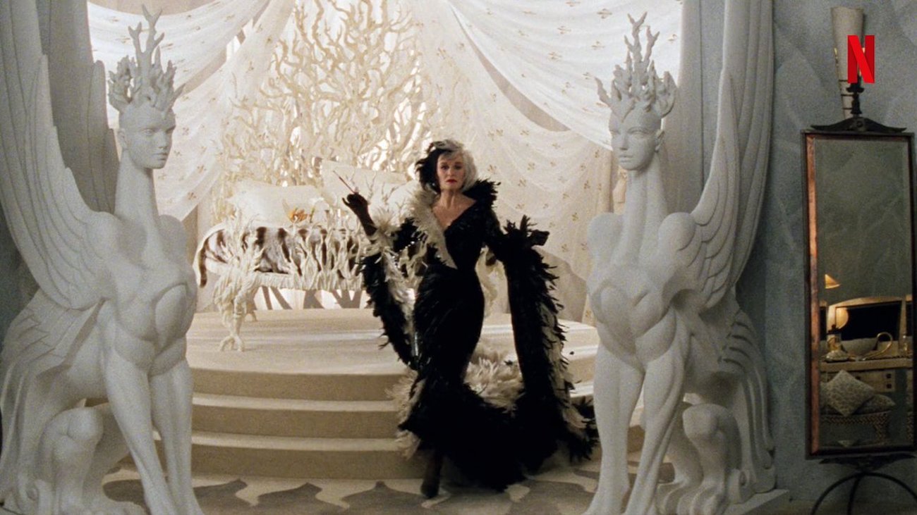Casa Cruella De Vil película 101 Dalmatas dormitorio con escaleras 