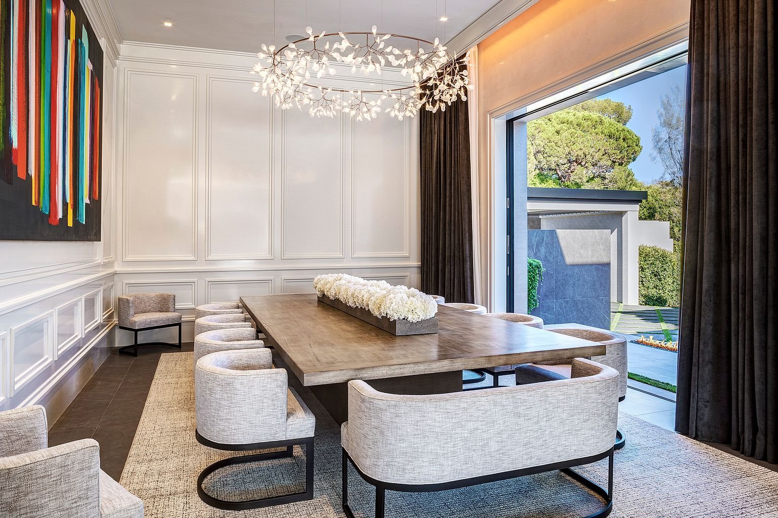 Casa Kylie Jenner en Holmby Hills comedor