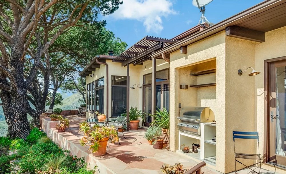 Casa de la actriz Brie Larson en Malibu comedor exterior