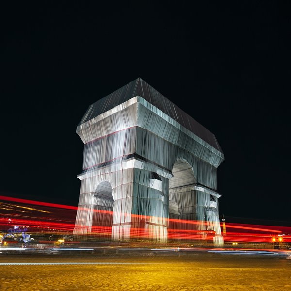 Las mejores fotos del Arco del Triunfo envuelto en tela tal y como soñó Christo