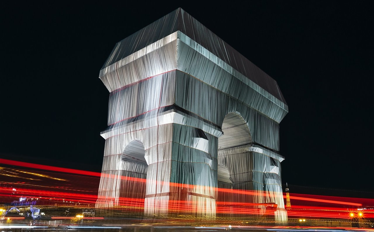 El Arco del Triunfo envuelto como soñó Christo