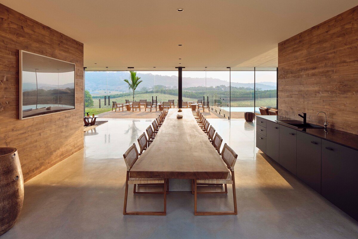 Casa de la serie Nine Perfect Strangers en alquiler comedor abierto