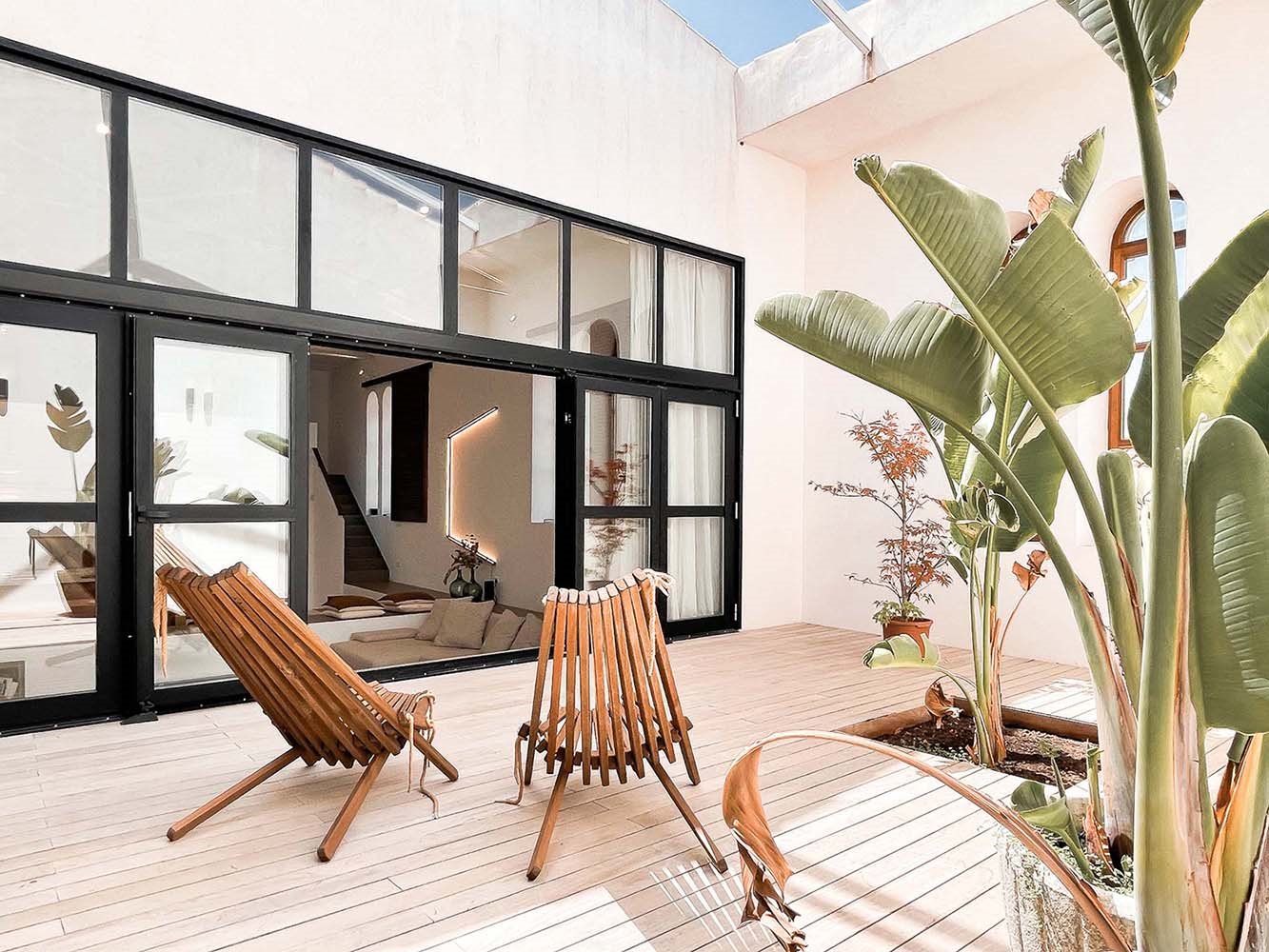 casa sencelles bonba studio patio interior