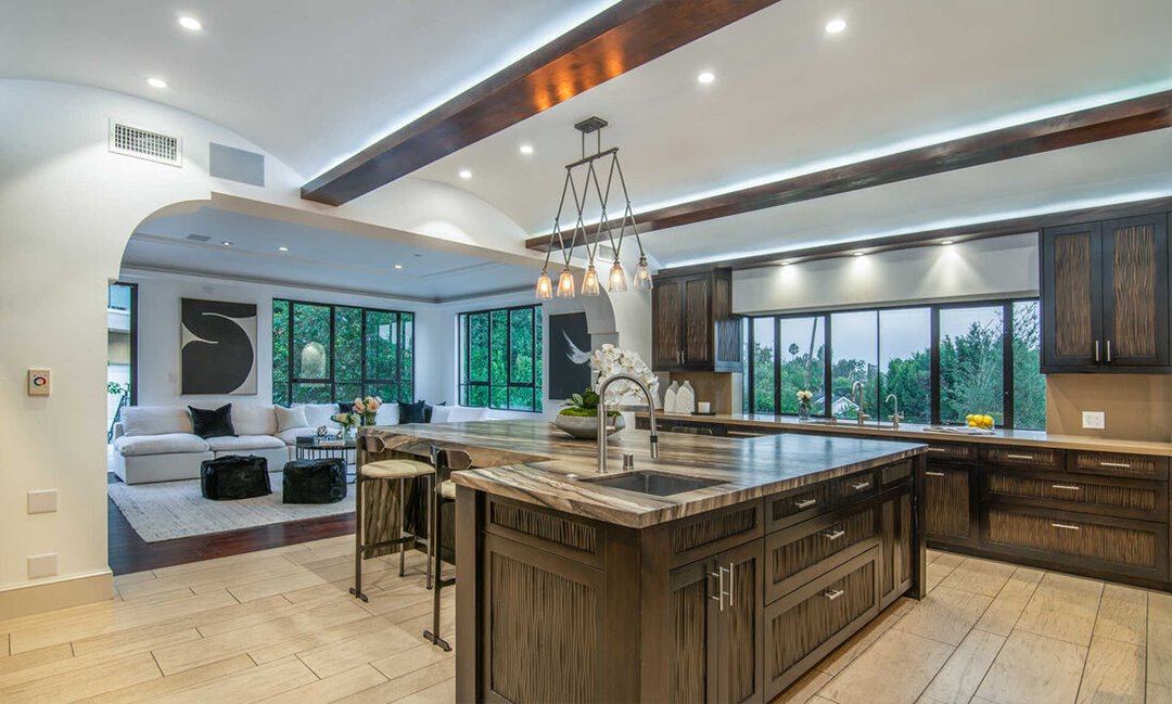 Casa de la cantante Rihanna en Hollywood Hills cocina
