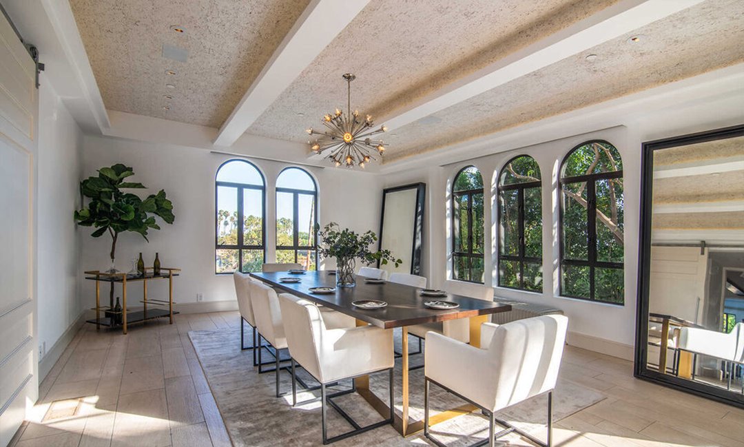Casa de la cantante Rihanna en Hollywood Hills comedor