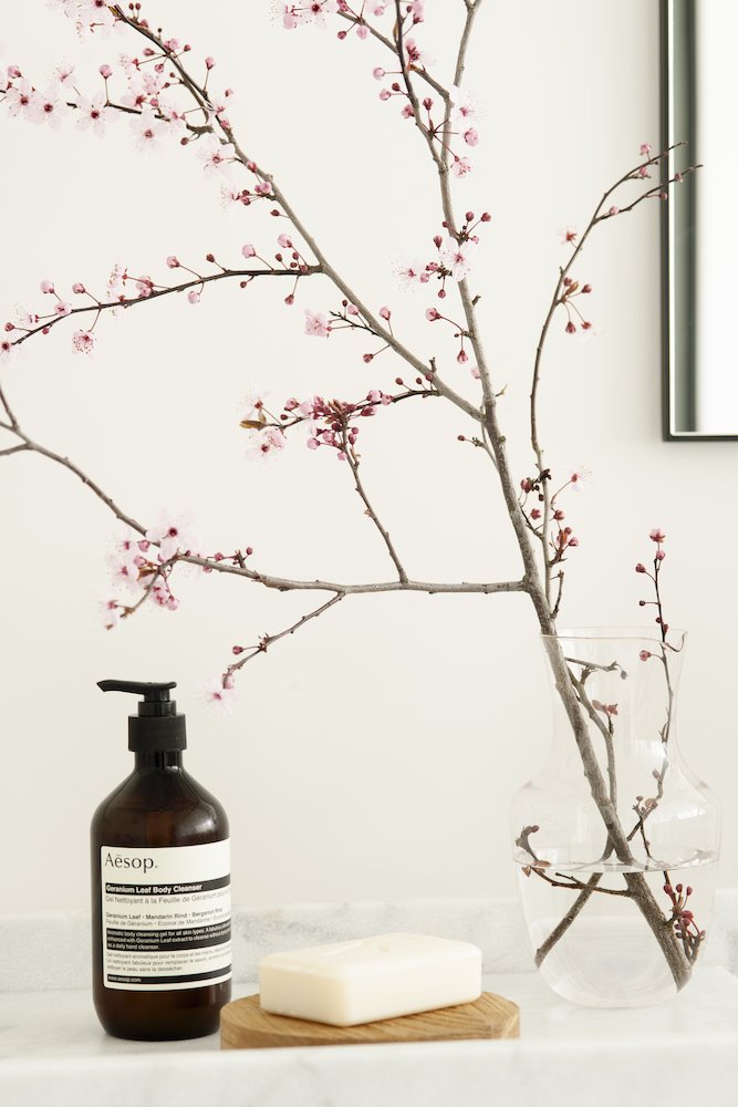 Detalles decorativos que aportan lujo cuidar los jabones del baño