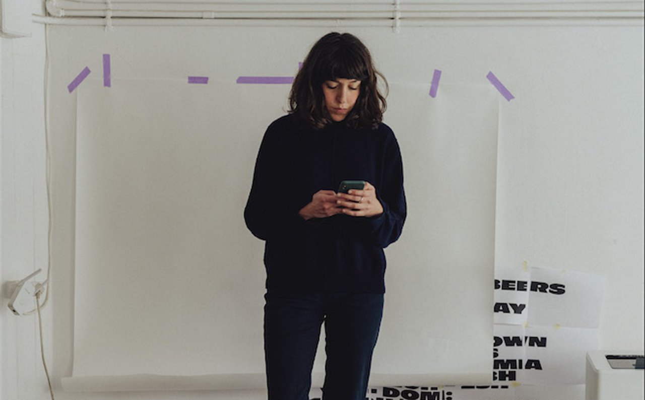 La diseñadora Júlia Esqué en su estudio