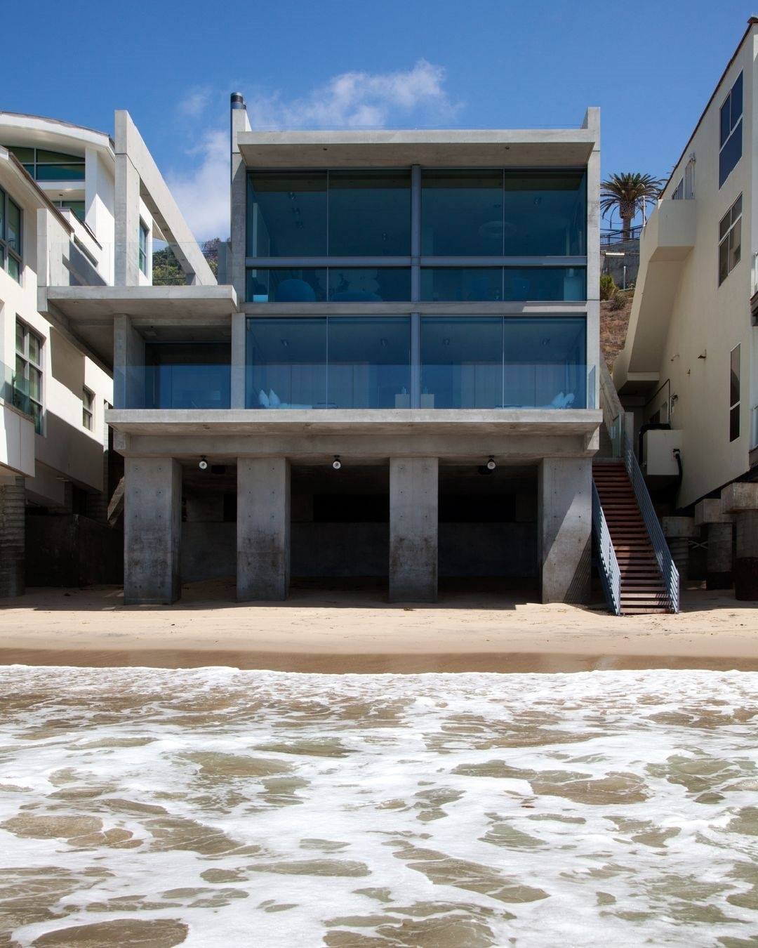 Casa Kanye West diseñada por Tadao Ando en Malibú fachada desde el mar