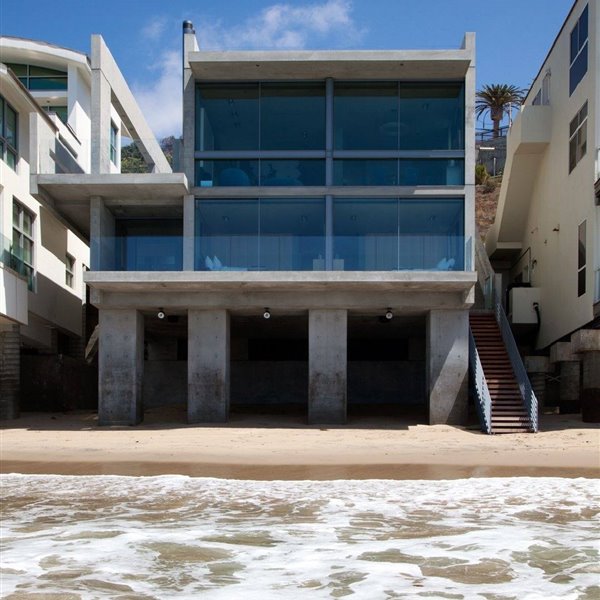 Kanye West paga casi 58 millones de dólares por una casa de Tadao Ando en Malibú