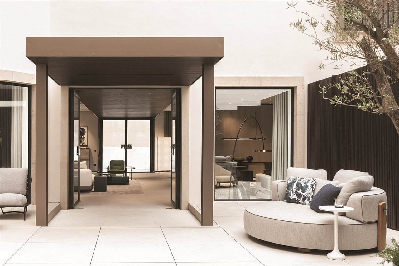 Vista de la terraza interior de Minotti Mallorca.