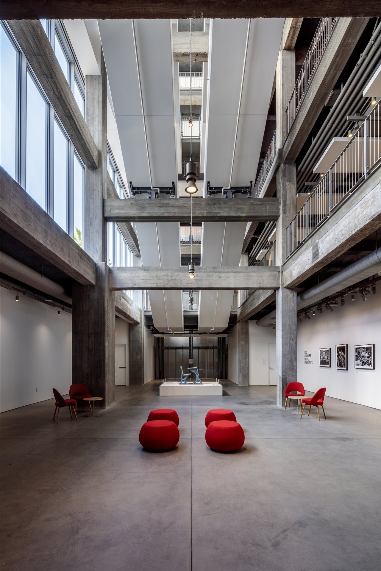 Interior del Museo de la Academia de Cine. Foto de Joshua White, JWPictures / © Academy Museum Foundation