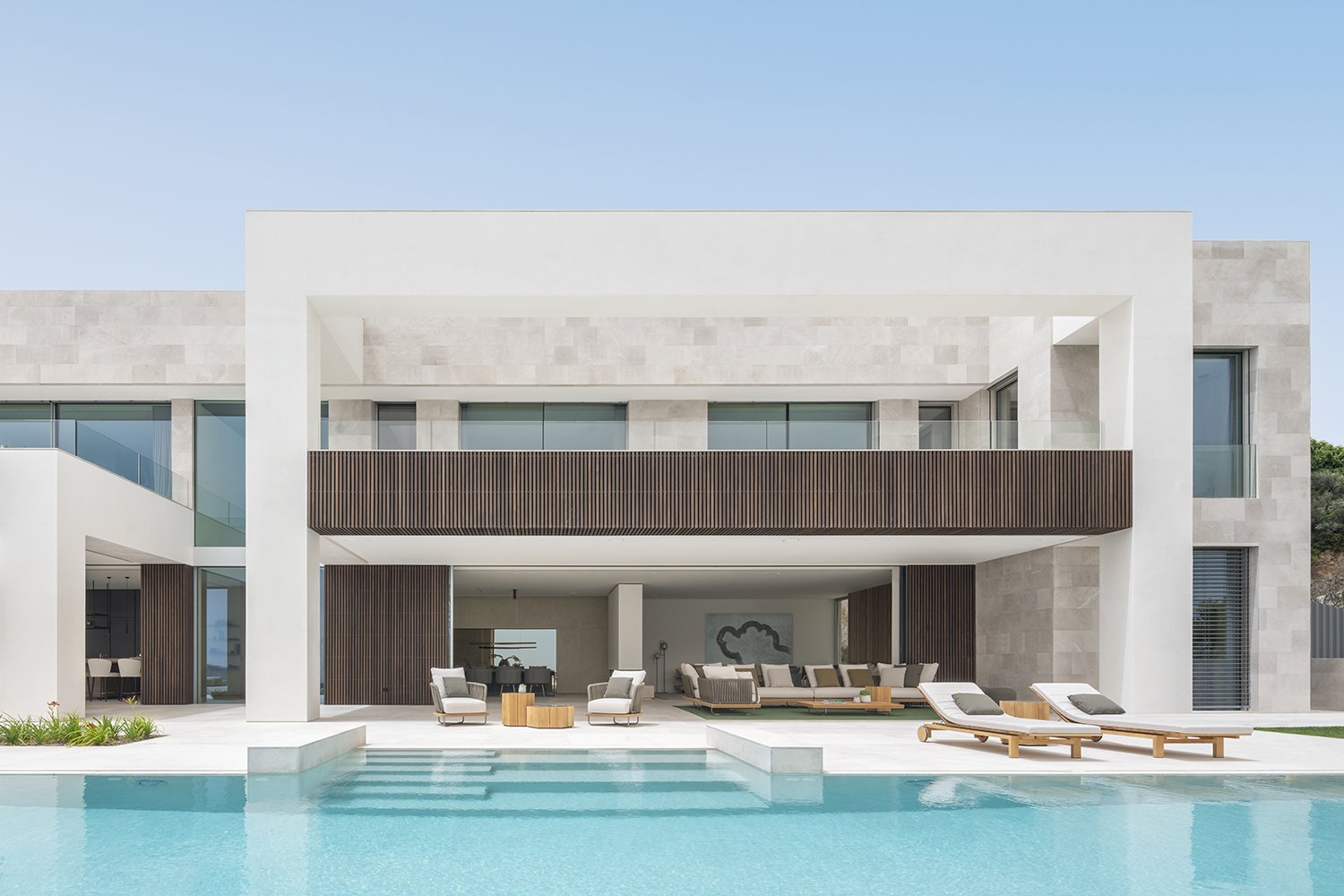 01 Minotti VillaBao fachada terraza piscina