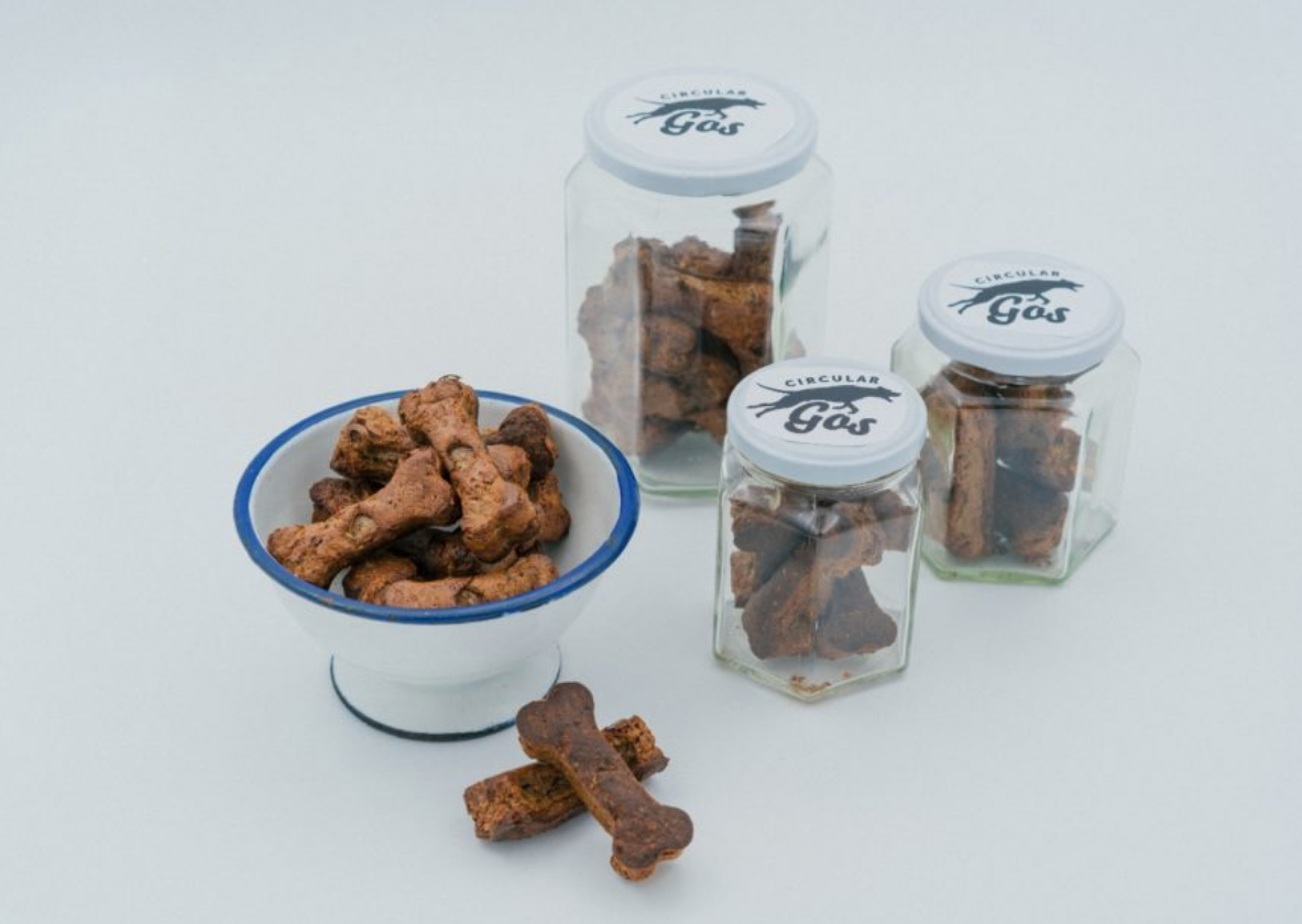 Como iniciativa contra el despilfarro alimenticio, el Restaurante Leka presenta el 27 de octubre un workshop para convertir descartes en snacks para mascotas. 