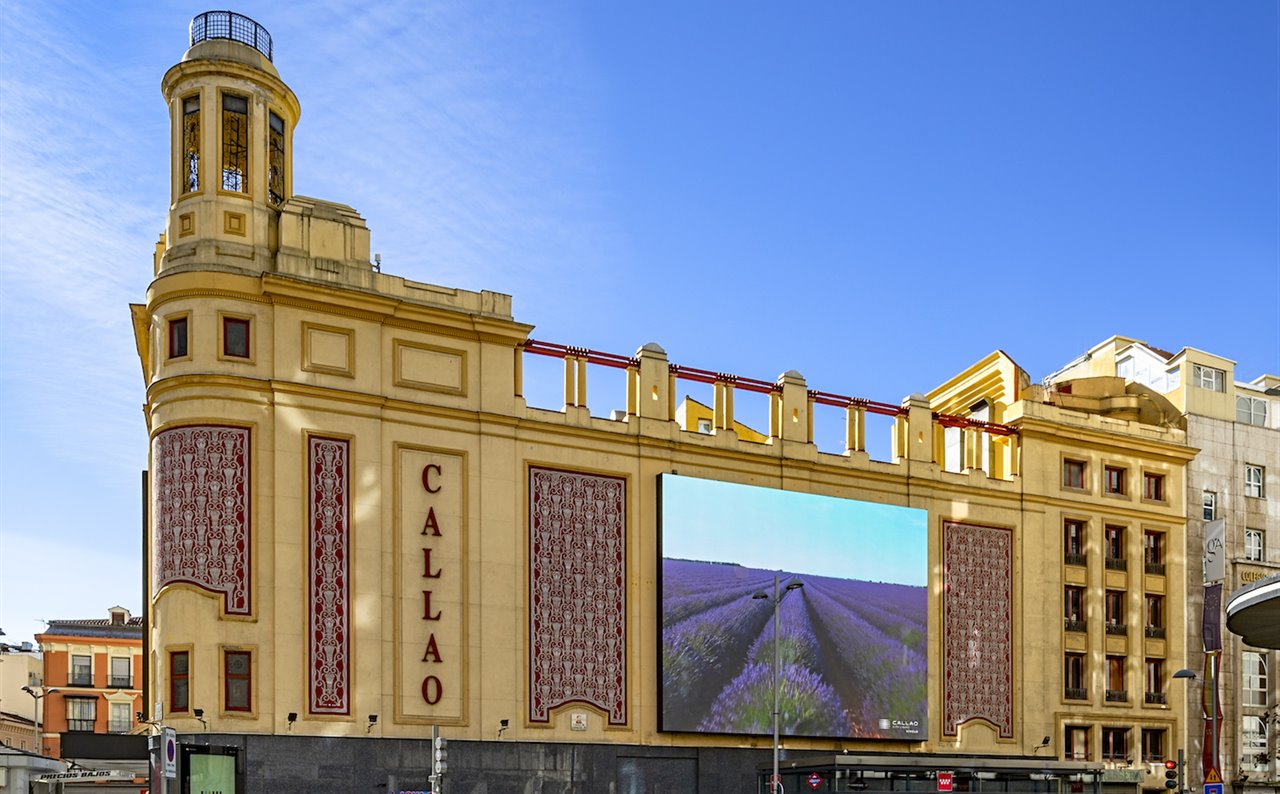 Los cines Callao de Madrid, que datan de 1926, siguen proyectando estrenos como Madres Paralelas, de Almodóvar. 