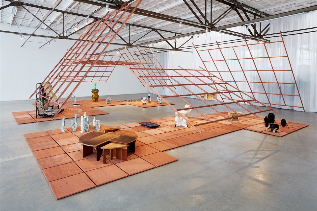 Exposición 'Objects for a new kind of society', comisariada por Wendy Plomp para Dutch Invertuals.