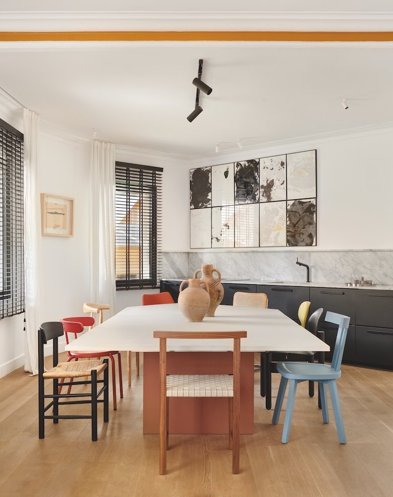 Casa del interiorista Juan Moreno en Barcelona comedor