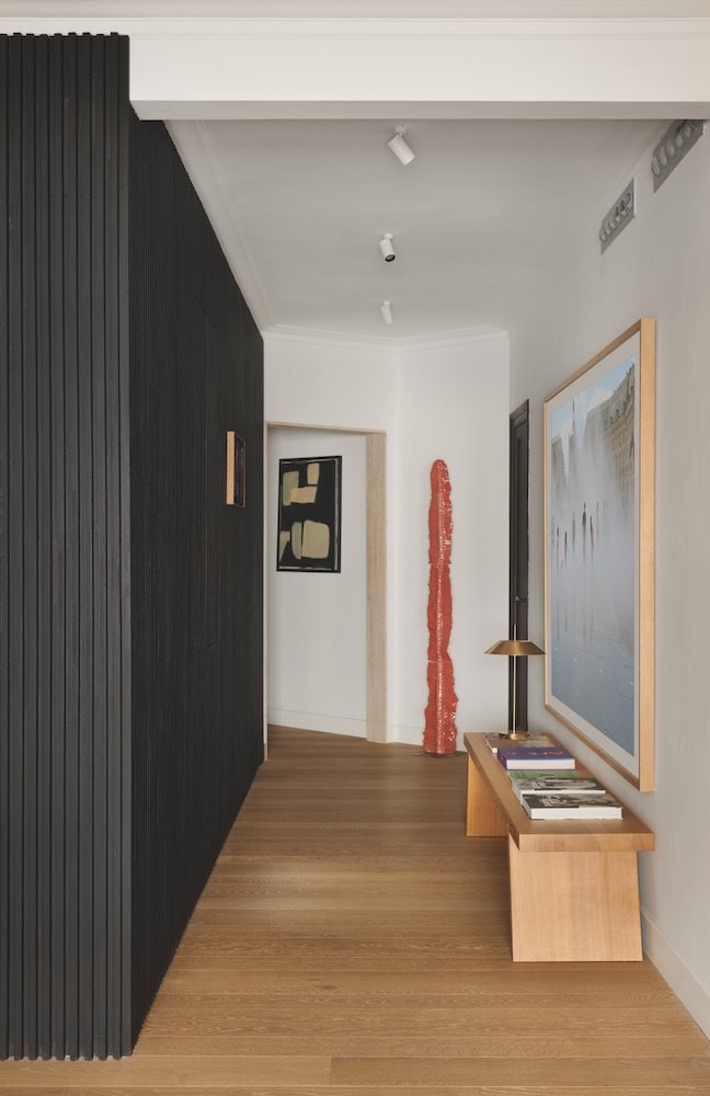 Casa del interiorista Juan Moreno en Barcelona pasillo