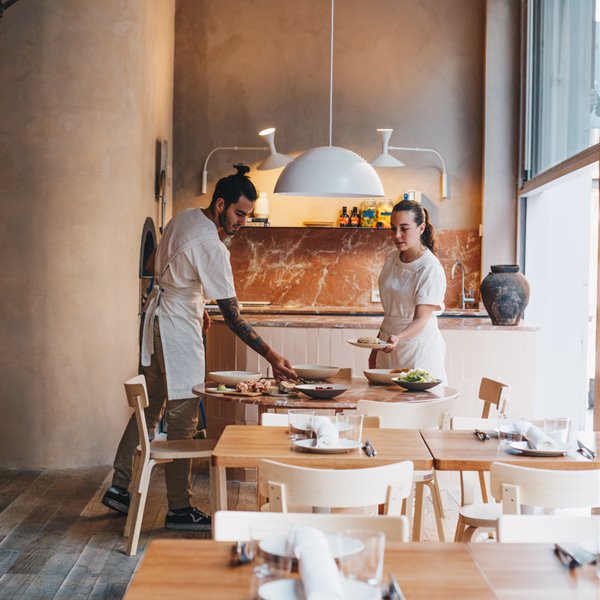 Un nuevo restaurante de cocina viajera, fresca y mediterránea en el centro de Madrid
