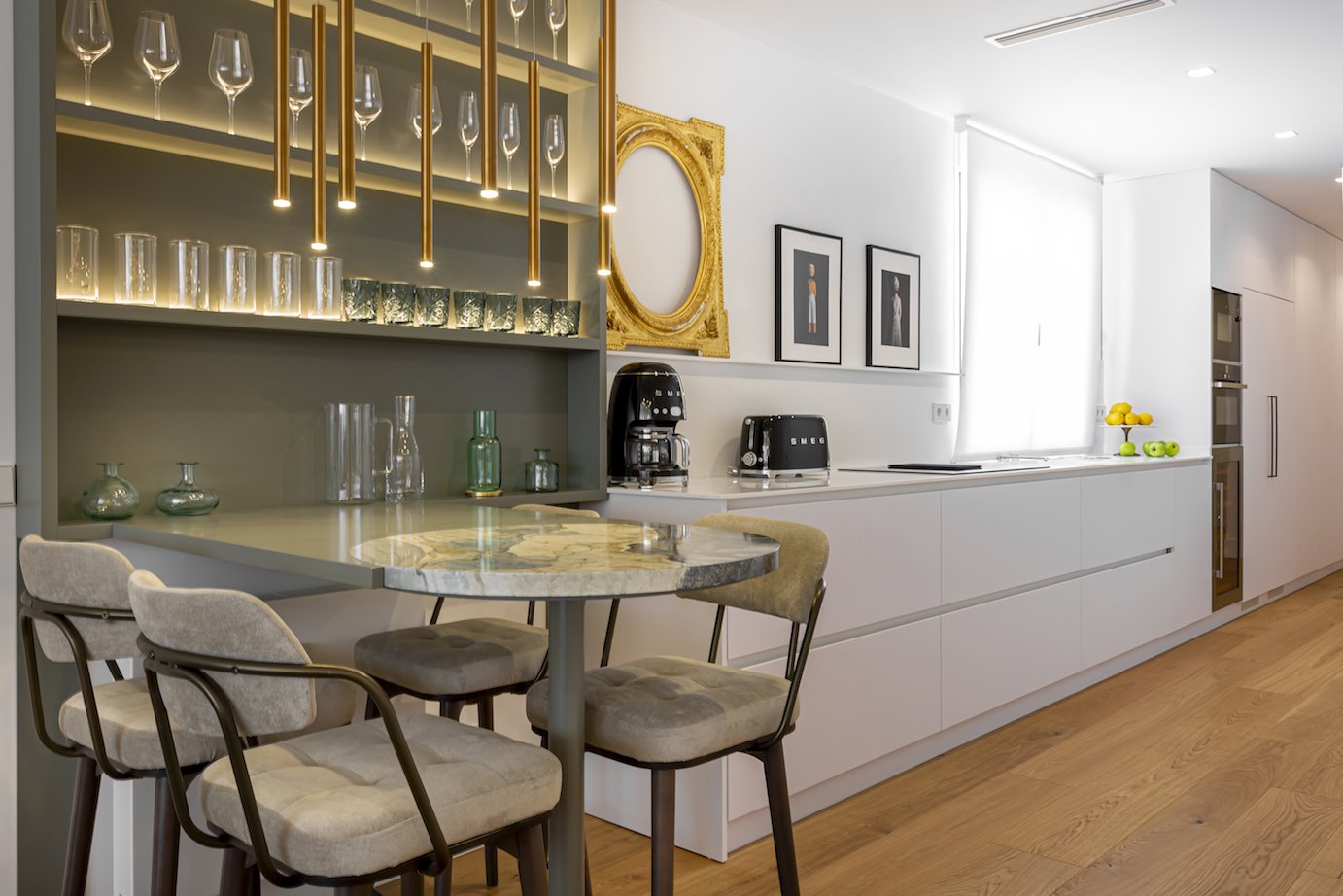  cocina blanca tostadora smeg