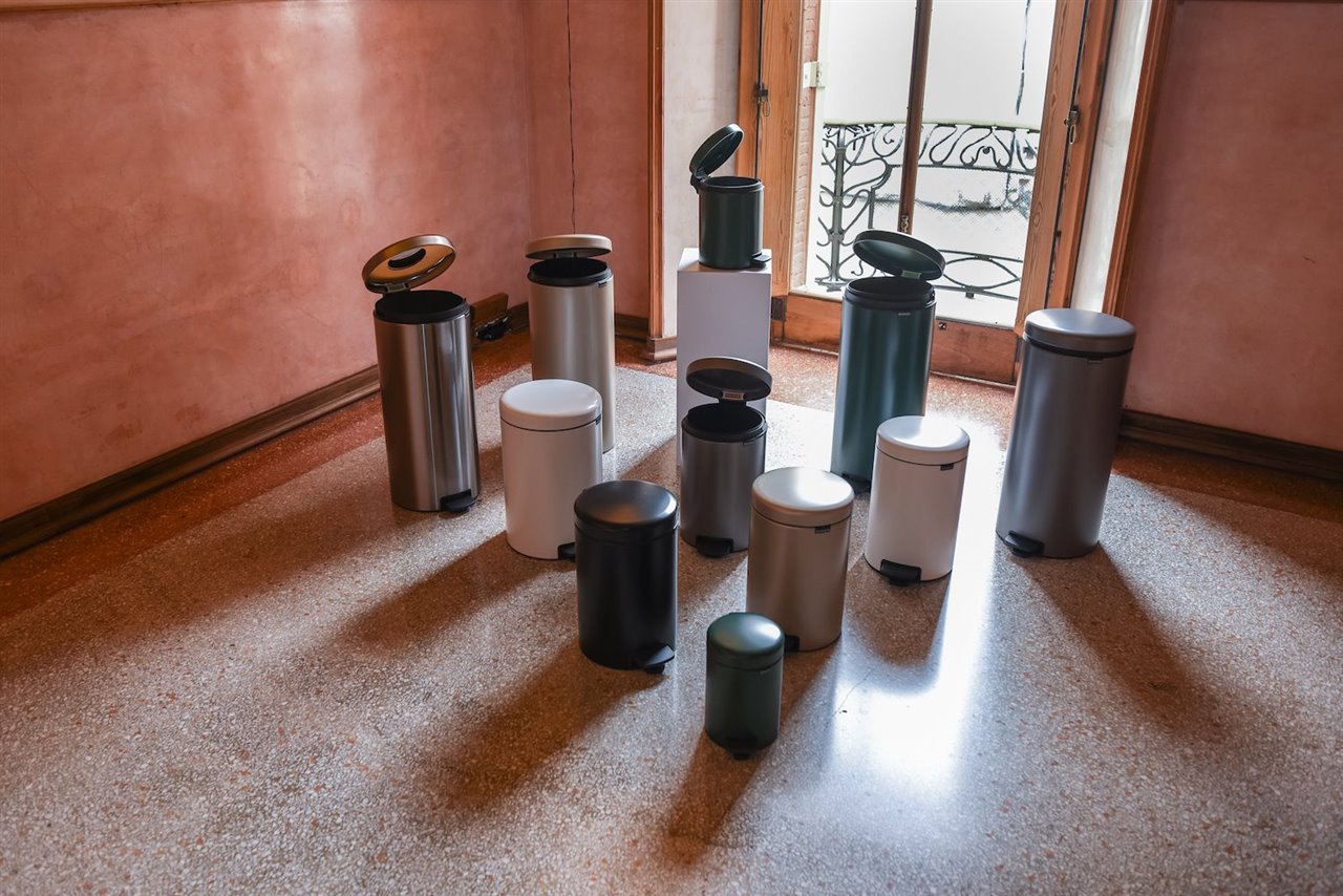 Explosión de creatividad en la colección de cubos para los residuos de la marca belga. 