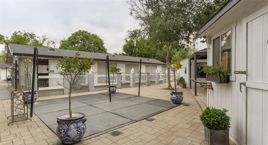 Casa rancho que la cantante Billie Eilish ha comprado a Leona Lewis 10