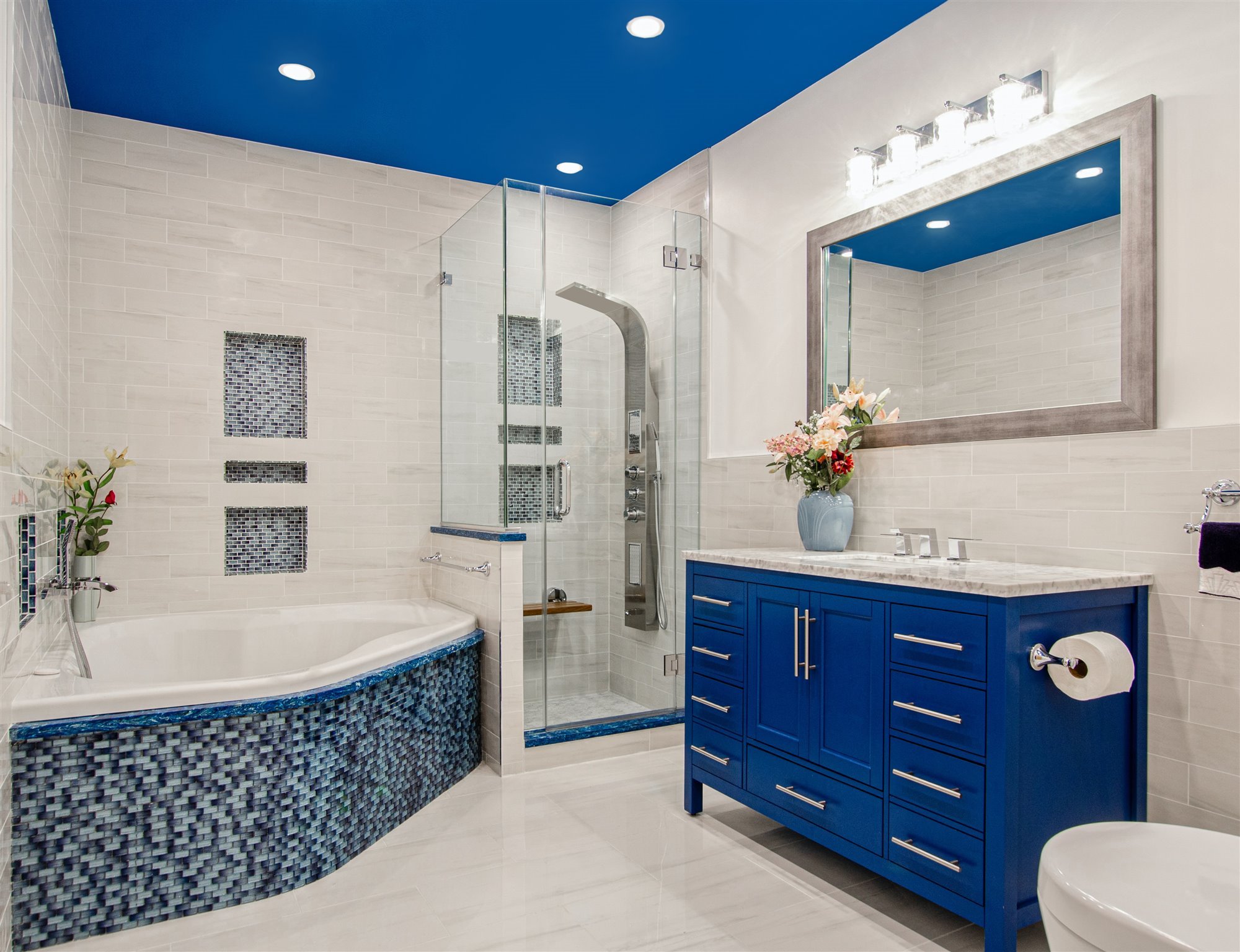baños baldosas gresite azul