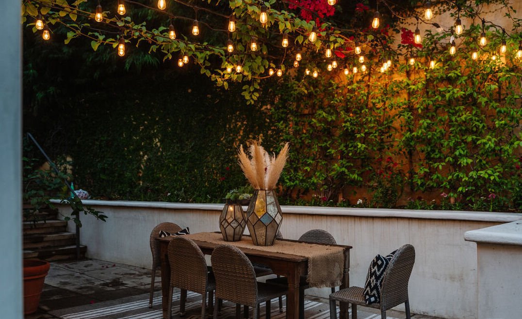 Casa de la cantante Camila Cabello comedor exterior