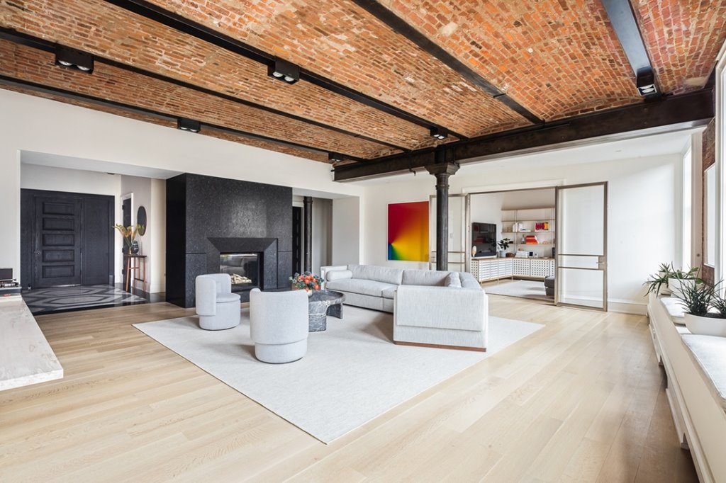 Piso duplex de la modelo Karlie Kloss y Josh Kushner en Manhattan salón