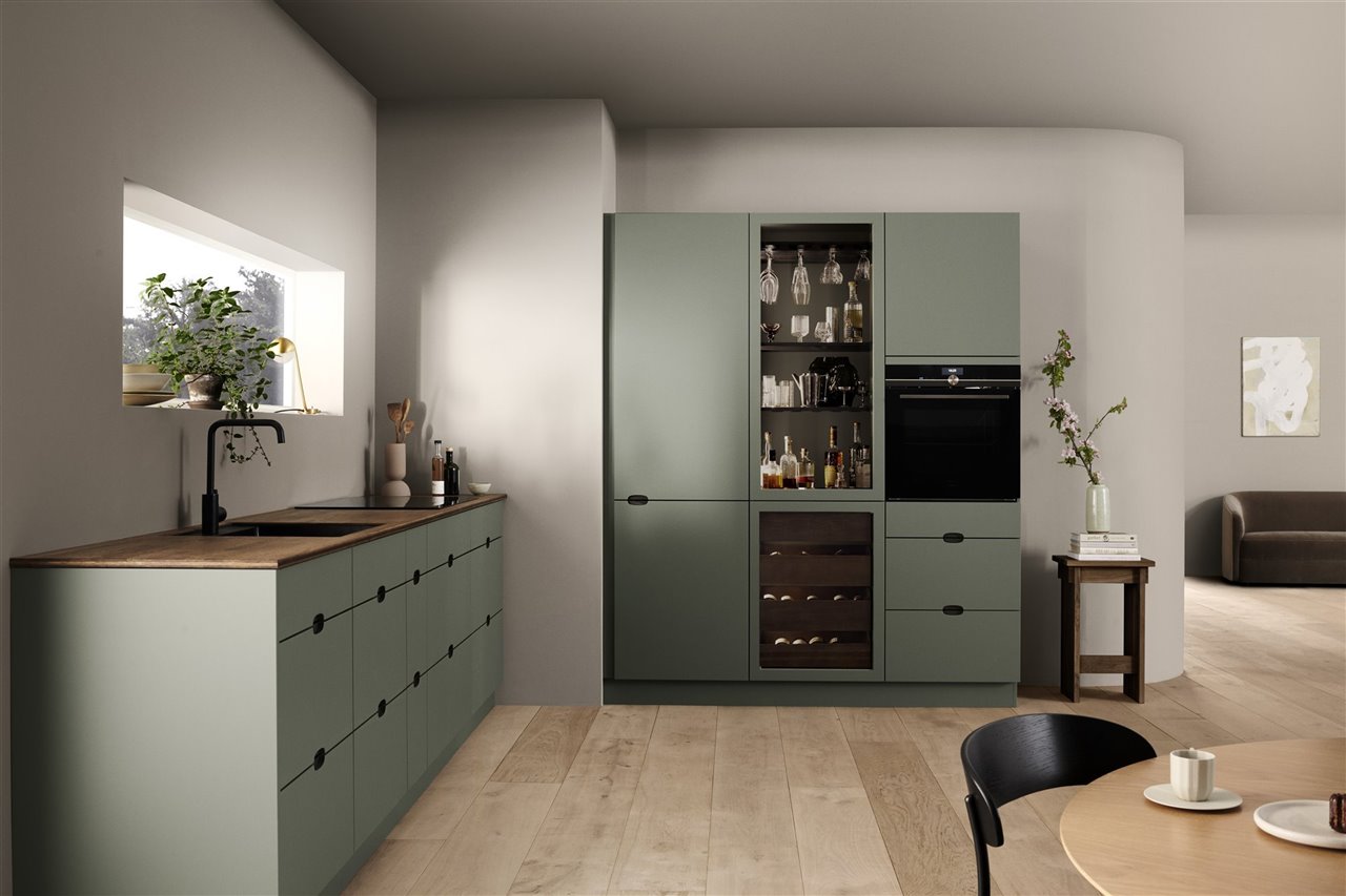 La cocina Ombra es verde por fuera y también por dentro, ya que la madera procede de la silvicultura sostenible.